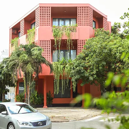 Kin Wander Tan Phong, The Moonage Aparthotel